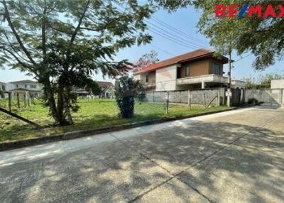 Thung Khru land for sale In Manthana Village Pracha Uthit129 - 920091015-125