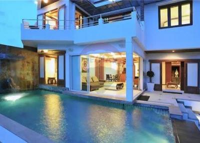 Sunset Seaview Luxury Villa For Sale.