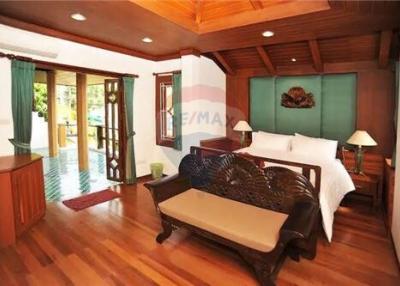 Sunset Seaview Luxury Villa For Sale.