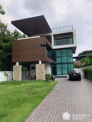 4-BR House near MRT Sutthisan