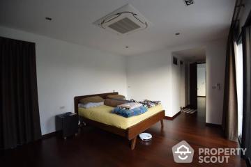 4-BR House near MRT Sutthisan