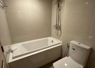 1-BR Condo at Liv @ 49 near BTS Thong Lor