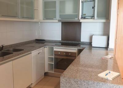 2-BR Condo at Millennium Residence @ Sukhumvit Condominium near BTS Phrom Phong (ID 511109)