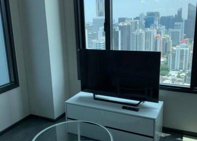 2-BR Condo at Edge Sukhumvit 23 near MRT Sukhumvit