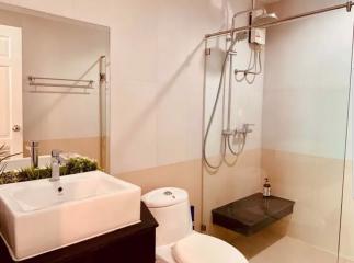 2 bed Condo in Sukhumvit Living Town Khlong Toei Nuea Sub District C020819