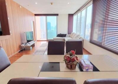 3 bed Condo in Siri Residence Khlongtan Sub District C020816