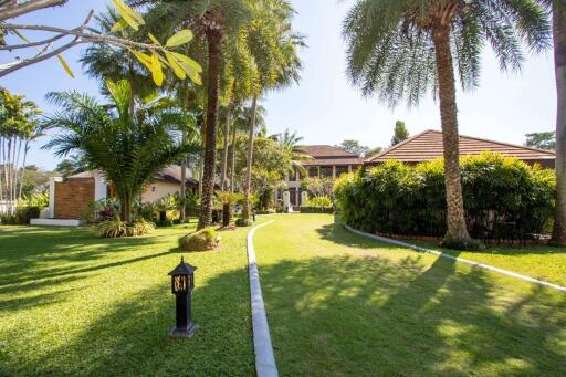 Golf Paradise: Exceptional Property with Pool, Garden, and Spacious Living
