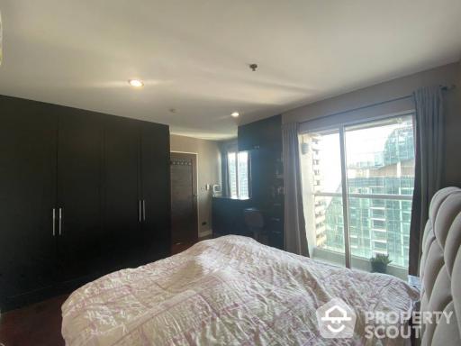 1-BR Condo at Silom Suite Condominium near BTS Saint Louis