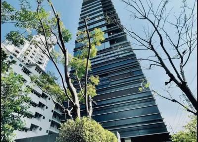 Sindhorn Tonson 1 bedroom luxury condo for sale