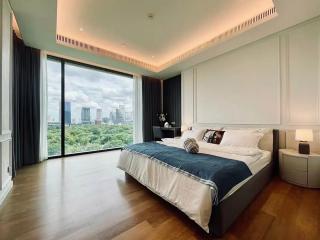 Sindhorn Tonson 1 bedroom luxury condo for sale