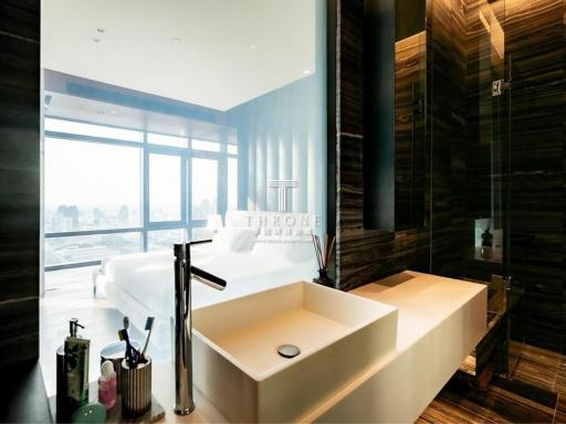 Modern bathroom with city view