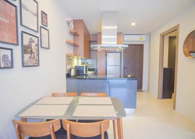 Modern kitchen with adjacent dining area