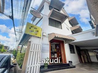 Commercial building for rent in Phyathai