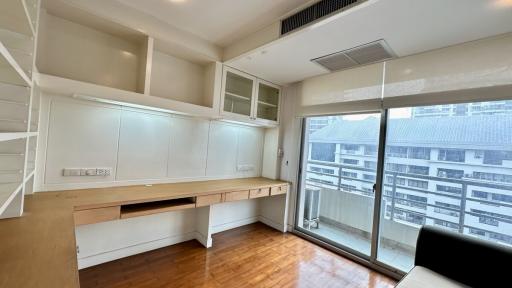 3-Bedroom Duplex Langsuan Chidlom