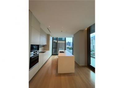 Spacious 2BR Suite in Baan Sindhorn - Prestigious Langsuan Low Rise