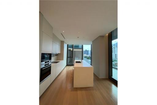 Spacious 2BR Suite in Baan Sindhorn - Prestigious Langsuan Low Rise