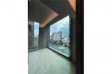 Spacious 2BR Suite in Baan Sindhorn - Prestigious Langsuan Low Rise