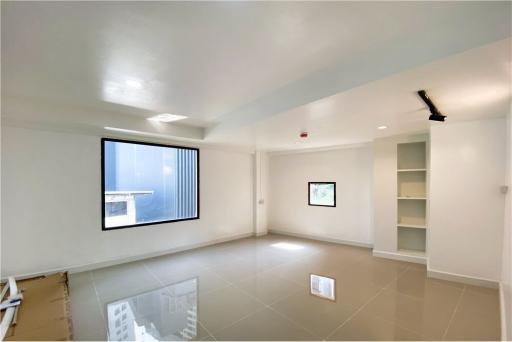 Newly Renovated 1BR in President Park Sukhumvit 24 - Spacious & Pet Friendly - 920071001-12582