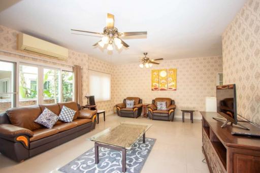 Excellent Family Home Near International Schools