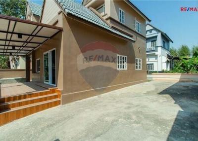 164 Sqm., 4 Beds Townhouse listed for ฿ 4,500,000.