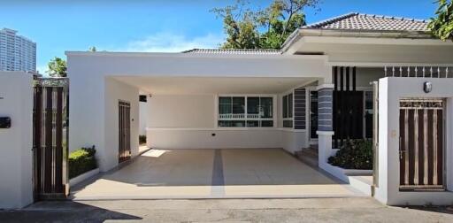 Extensive 3-bedroom house in north Pattaya