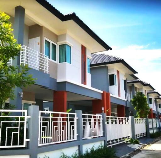 Twinhouse with 3 Bedrooms in Bang Saray