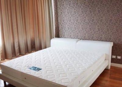 2-BR Condo at Watermark Chaophraya near BTS Krung Thon Buri