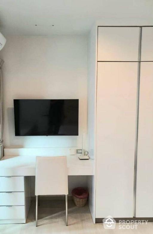 Studio Condo at Life One Wireless near BTS Phloen Chit