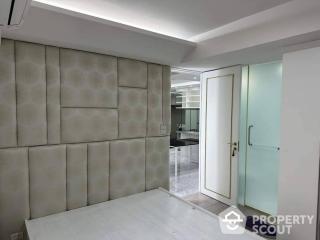 2-BR Condo at Siamese Gioia near MRT Phetchaburi