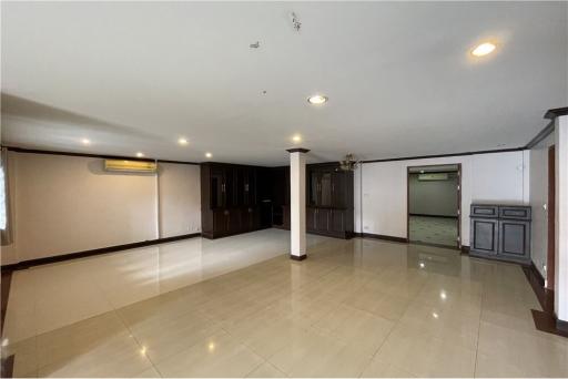 Spacious 4BR Family Home in Sukhumvit 71 Compound - For Rent - 920071001-12588