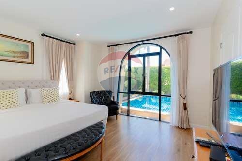 Chivani Pattaya Pool Villa