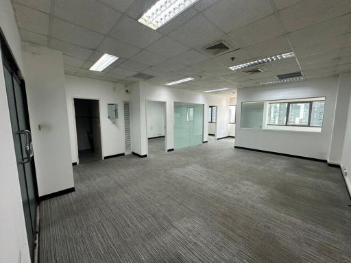 For Rent Bangkok Office Sukhumvit BTS Ekkamai Watthana