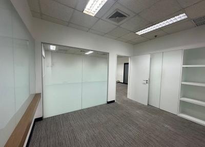 For Rent Bangkok Office Sukhumvit BTS Ekkamai Watthana