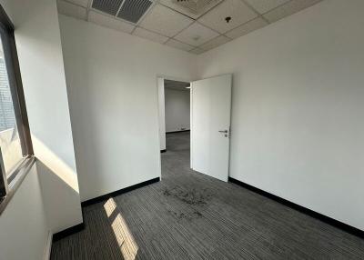 For Rent Bangkok Office Sukhumvit BTS Ekkamai Watthana