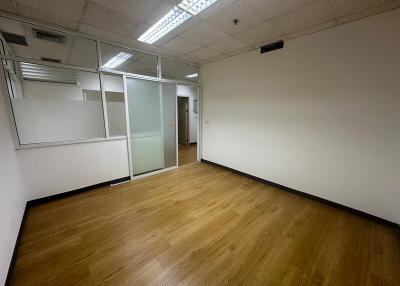 For Rent Bangkok Office Sukhumvit BTS Ekkamai Watthana