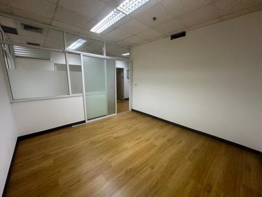 For Rent Bangkok Office Sukhumvit BTS Ekkamai Watthana