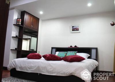 1-BR Condo at Prasanmit Condominium near BTS Asok