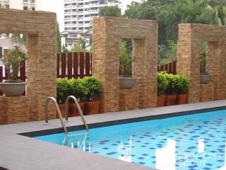 1-BR Condo at Prasanmit Condominium near BTS Asok