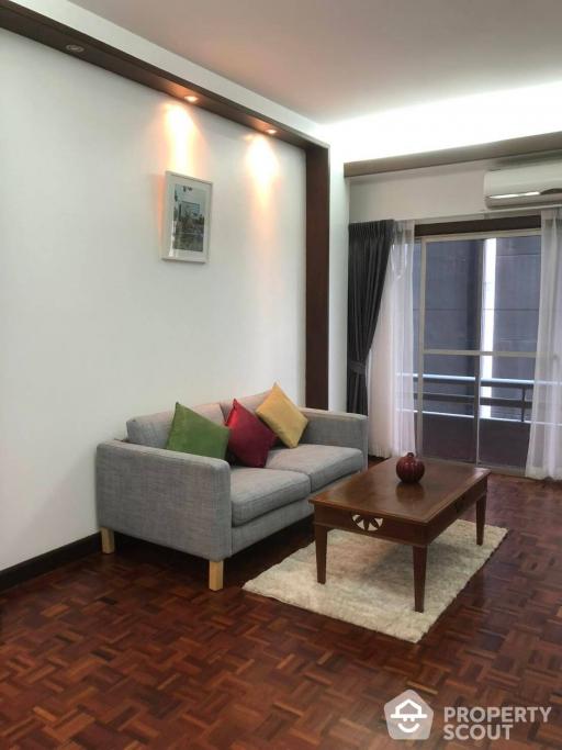 1-BR Condo at Prasanmit Condominium near BTS Asok