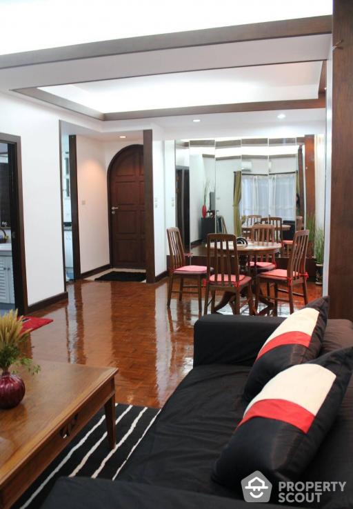 1-BR Condo at Prasanmit Condominium near BTS Asok