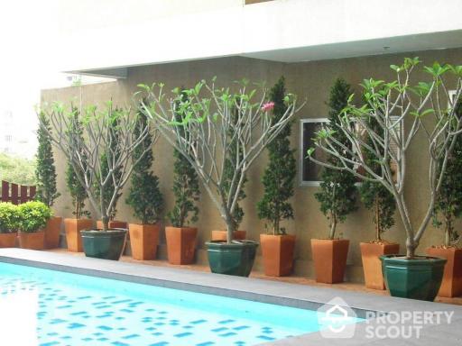 1-BR Condo at Prasanmit Condominium near BTS Asok