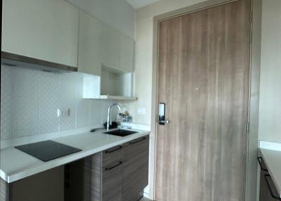 Studio Condo at Condolette Midst Rama 9 near MRT Phra Ram 9