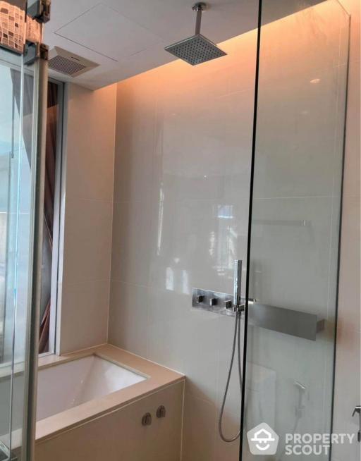 1-BR Condo at The Room Sukhumvit 21 near MRT Sukhumvit