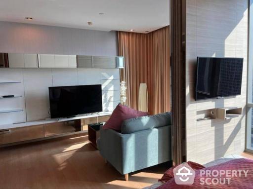 1-BR Condo at The Room Sukhumvit 21 near MRT Sukhumvit