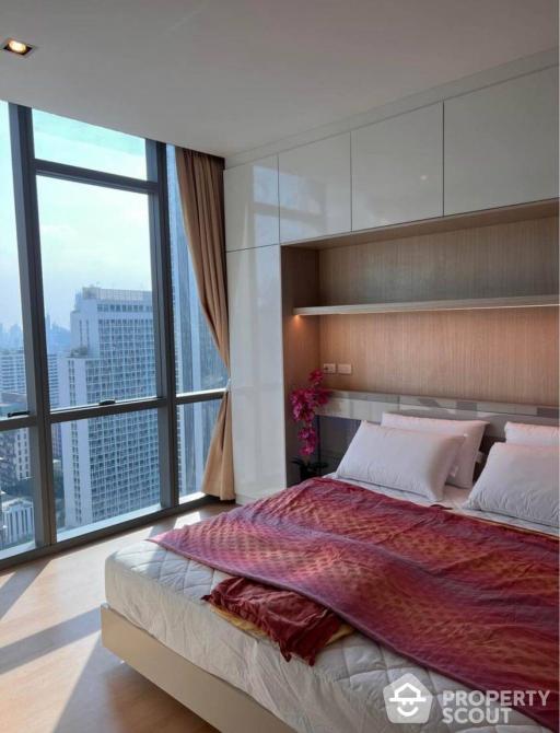 1-BR Condo at The Room Sukhumvit 21 near MRT Sukhumvit