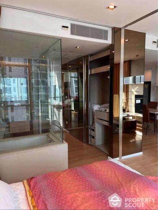 1-BR Condo at The Room Sukhumvit 21 near MRT Sukhumvit