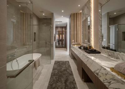 Modern bathroom with marble finishes and elegant fixtures