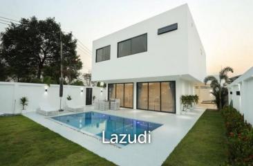 3 Beds 4 Baths 200 SQ.M. Villa in Pratumnak