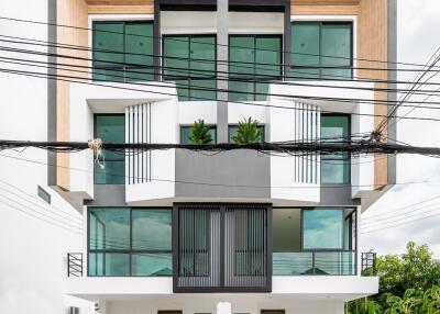 Townhouse for Sale at Phumi Sukhumvit 77