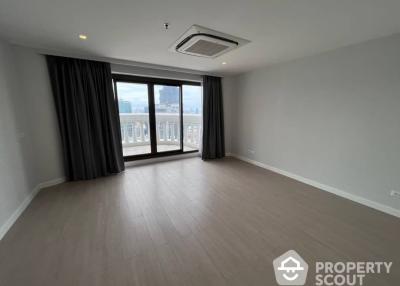 2-BR Condo at Nusa State Tower Condominium near BTS Saphan Taksin